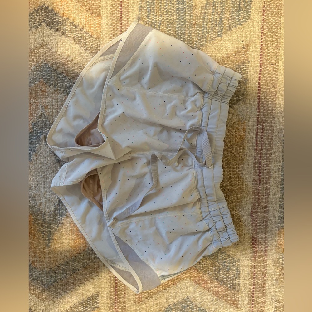 Size 8 low rise vintage Lulu shorts